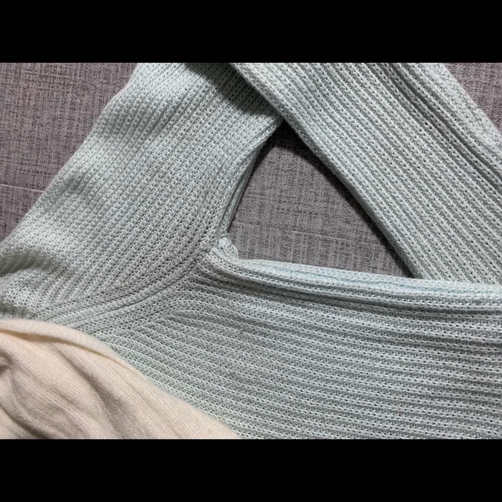 Sweater - Picture 4 of 4